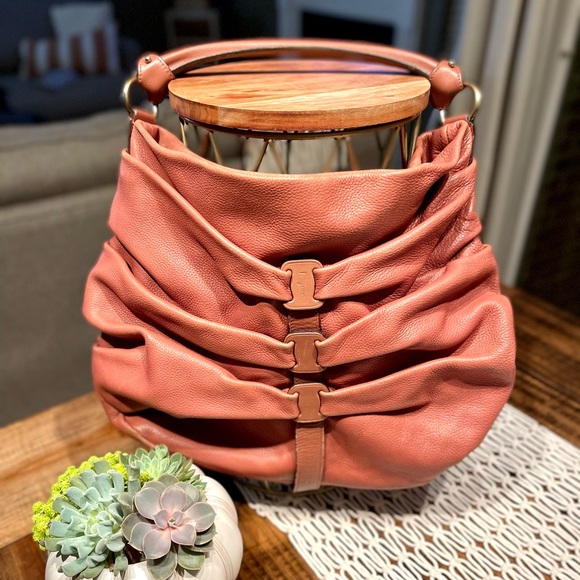 Salvatore Ferragamo Salmon Leather Ruched Hobo Bag [GG-21B247] - Picture 4 of 16